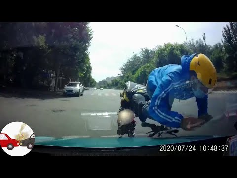 交通事故视频合辑：對不起，您的外賣被截胡了