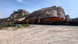 Sullivan’s Curve! BNSF Manifest Train Bypasses UP Manifest Tie Down. Great Action! Amazing Backdrop!