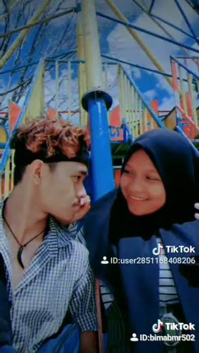 Semua itu sia sia pacaran itu gak ada gunan nya klo kandas di jalan😥