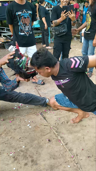 Teriak keras ‼️ Kesurupan topeng gedrug buto. #jaranan #jathilan #kudalumping #gedruk