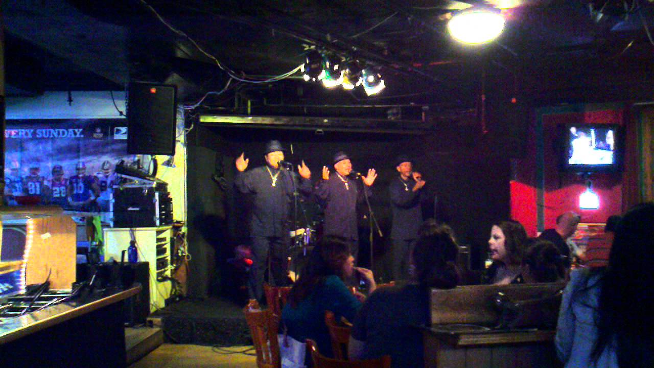 The Trade Winds Snappers Sports Bar Honolulu YouTube