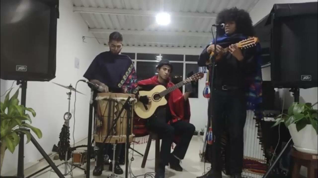 Trío Son Del Balcón Ojos Azules huayño Boliviano YouTube