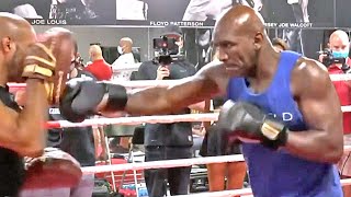 EVANDER HOLYFIELD FULL WORKOUT AT 58! SHOWS OFF REAL DEAL POWER FOR VITOR BELFORT FIGHT