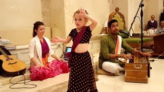 विदेशी लड़की का डांस - राम जय जय राम - Cute Little Girl Dance - Just Dance