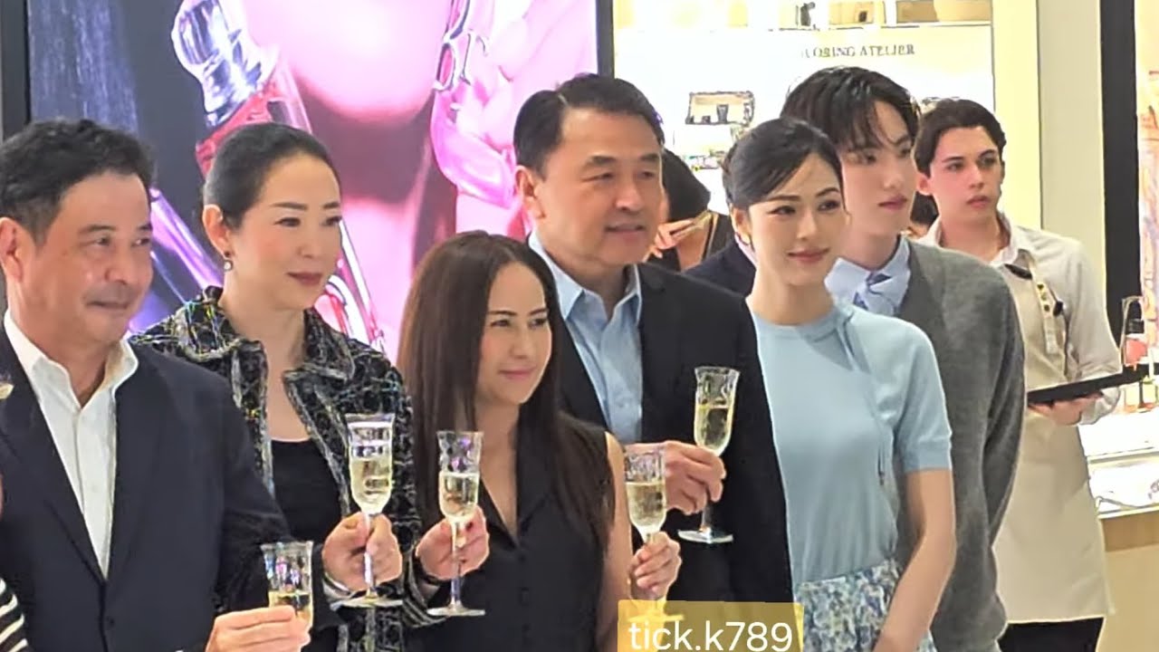 Lingling ในงาน DIOR BOUTIQUE OPENING #LinglingXDiorBeautyIconsiam #DiorBeauty#Linglingkwong  