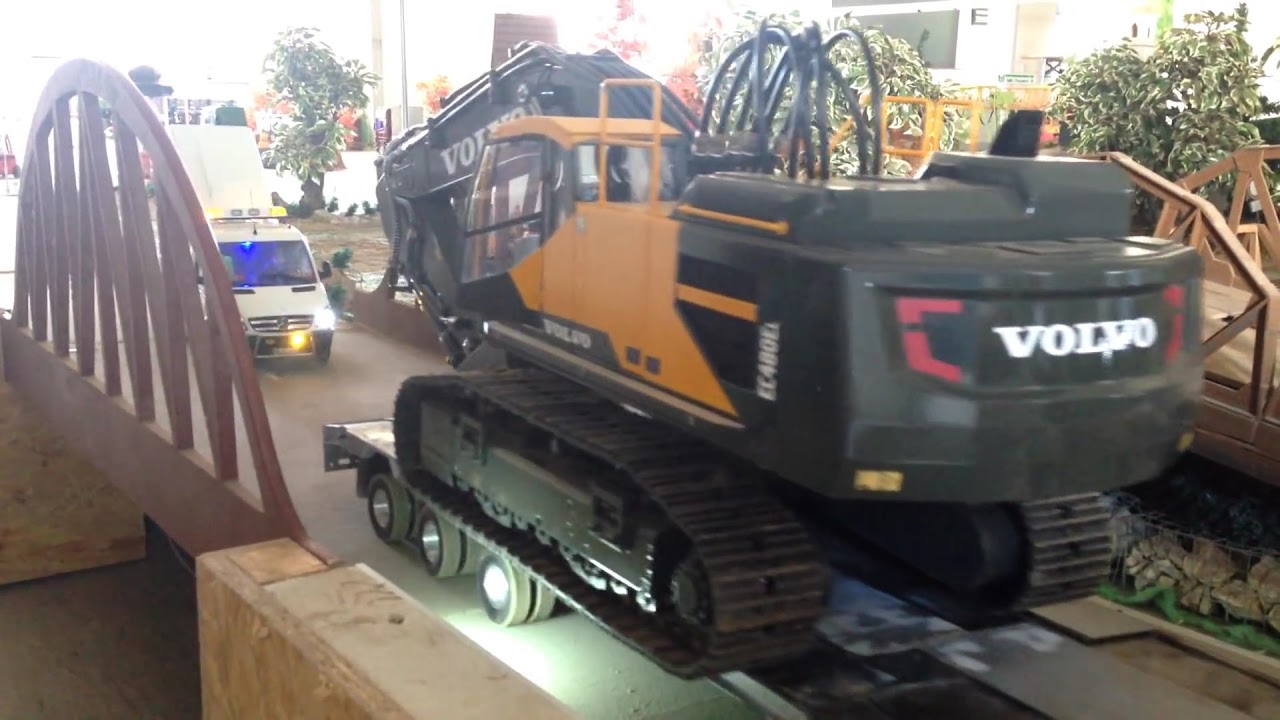 First transport of an excavator VOLVO EC 480 E - YouTube