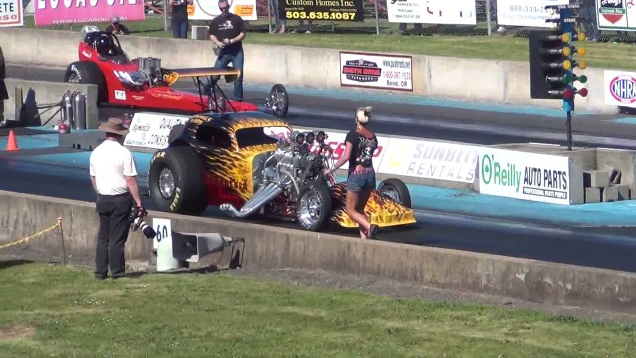 Marshall's Auto Body Pro Nostalgia Drag racer at Woodburn Drag Strip
