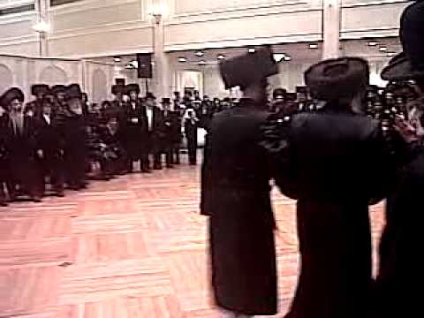 C K Admor M Belz Machnivka Shlita At Jacobowitz Chasunah Dancing With Chussen 2 3GP 