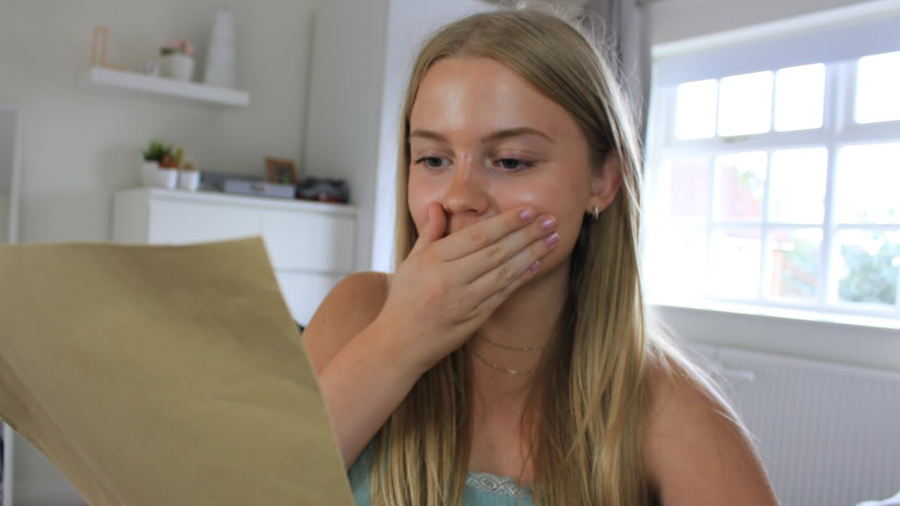 OPENING MY A LEVEL RESULTS 2022 - YouTube