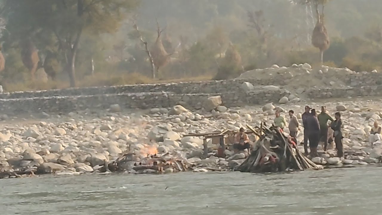 जाना पड़ेगा श्मशान असली सत्य यही है फिर भी आदमी ठुकराता आता है। 