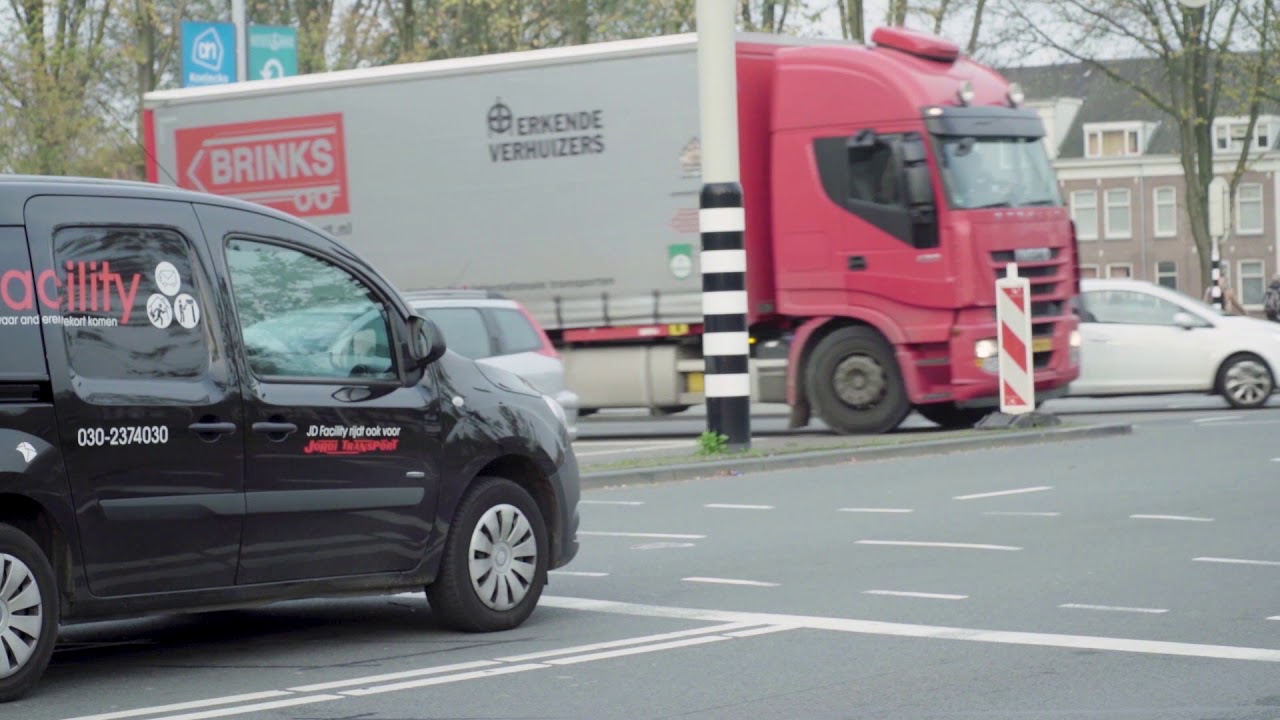 Sustainable traffic flows with smart traffic lights (ENG) | Partnership Talking Traffic