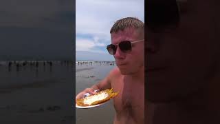 What did I just eat on the beach of Ecuador? 🇪🇨