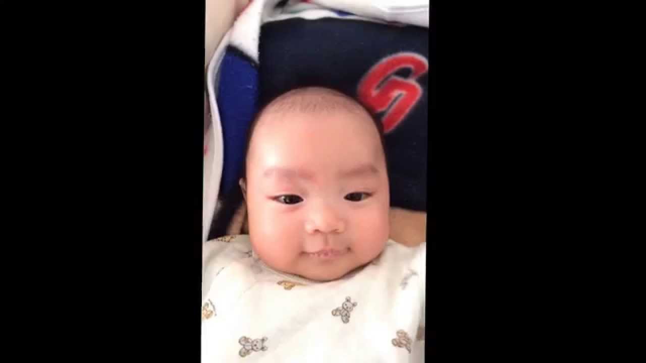 赤ちゃん 2ヶ月 口から泡 YouTube