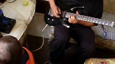 Alfredo Moya playing