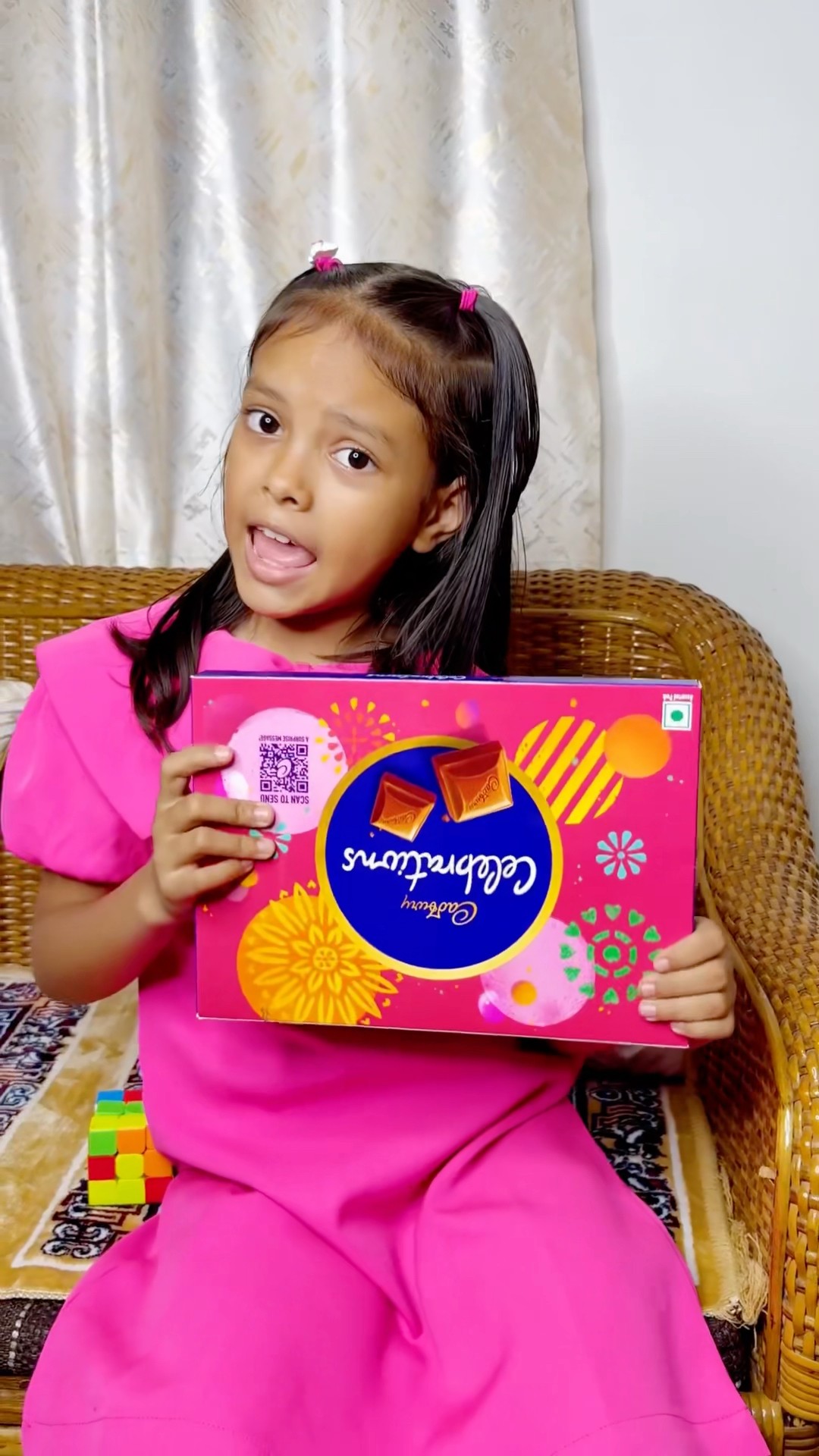 Reedishna Ko Didi Ne Nehi Di Chocolate