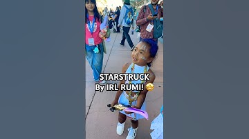 Kid is STARSTRUCK by real life RUMI from KPop Demon Hunters! #sdcc #cosplay #irl