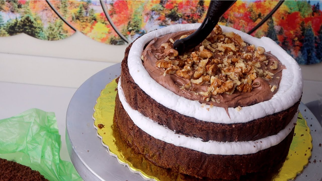 تقطيع الكيكة مع الحشوة ومعلومة اول مره احجيها عن شغلي