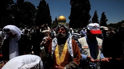 Muslims flock to Al-Aqsa compound for final Ramadan prayers
