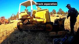 Dozer track separation without pin press