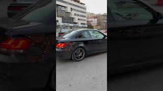 Smoky 2nd gear launch leaving Dunkin' Donuts on Christmas Day using all 8100rpm!