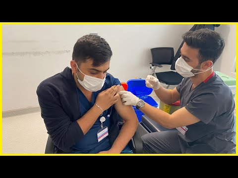 Sağlık Çalışanları 4'üncü Doz Aşılarını Olmaya Başladı