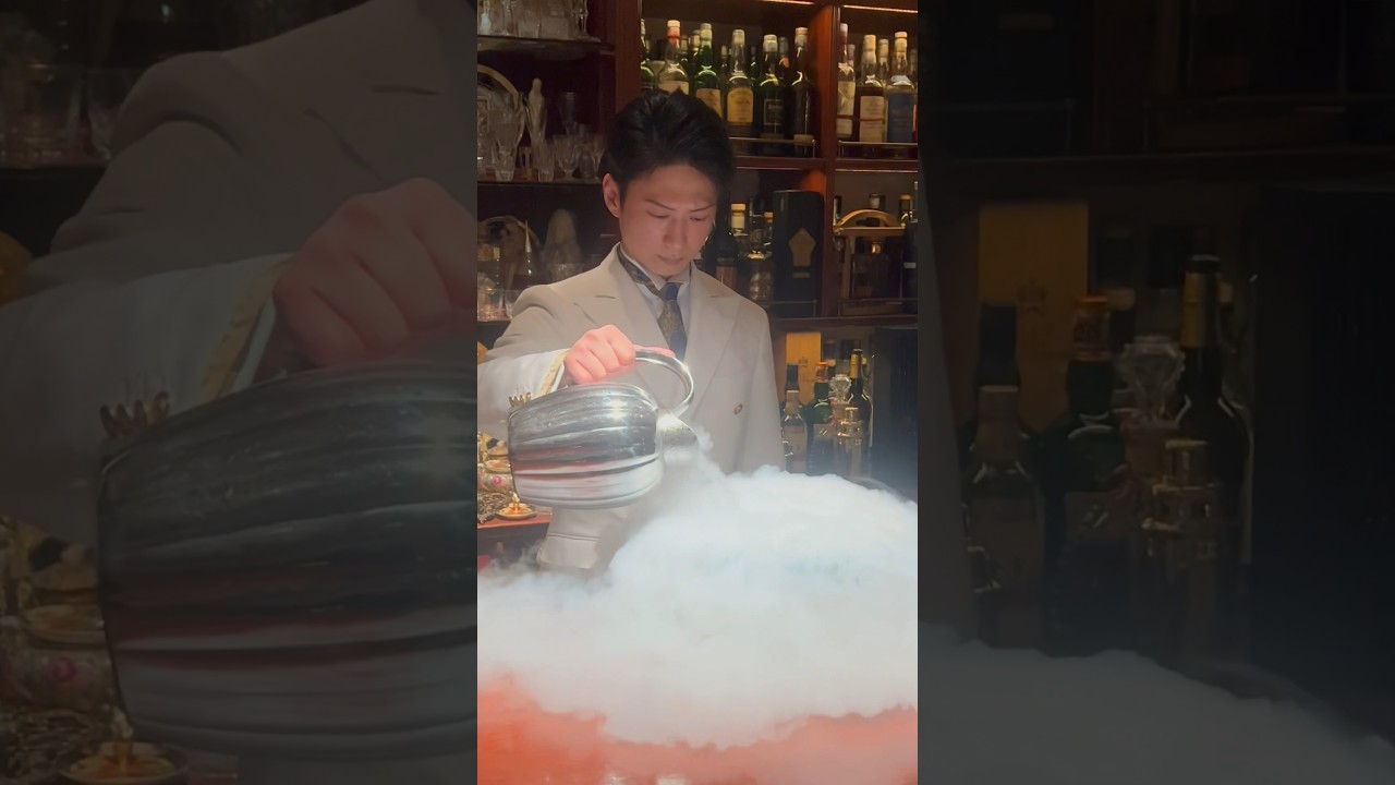 Artistic Cocktail Making by Cocktail Award Winner カクテルアワード優勝のバーテンダーが作る芸術的なカクテル Bar Centiforia