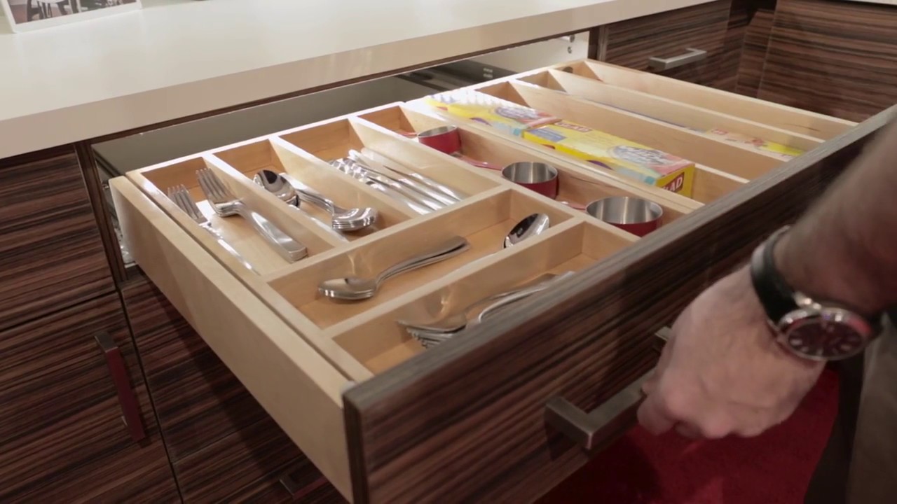 Richelieu 4WTCD24H1 Two-Tiered Cutlery Drawer without Slides