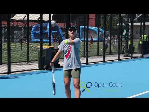 Bianca Andreescu warms up for Kudermetova match in Adelaide