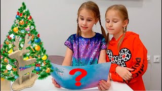 Новогодний КВЕСТ в доме у Алинка Малинка ТВ! Алина и Юляшка нашли подарок!