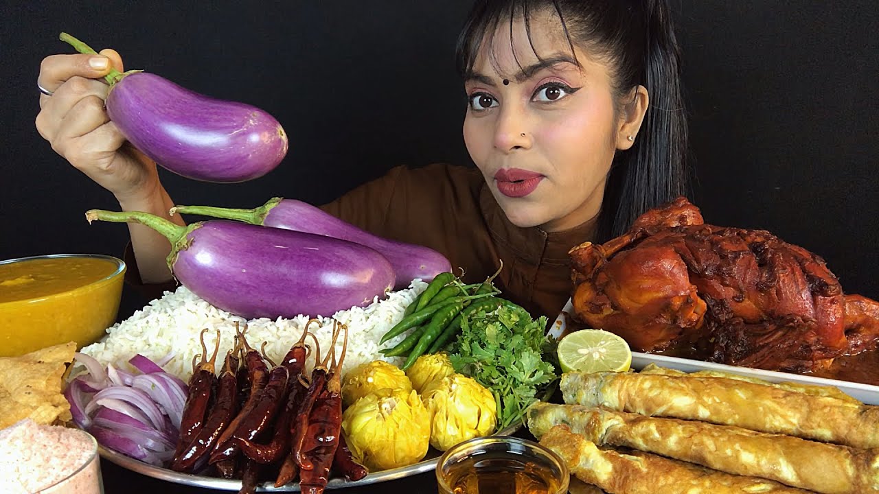EATING CHAWAL WHOLE CHICKEN CURRY OMELET BAIGAN BHARTA PAPAD DAAL | ASMR BIG BITES | INDIAN MUKBANG