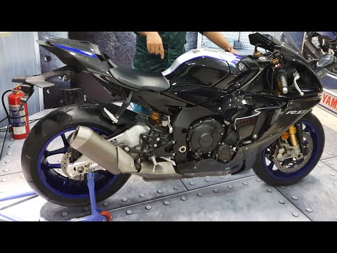 FIRST LOOK  of Yamaha R1 R1M in Rajshahi, Bangladesh! 1000cc 200bhp 300kmph superbike show #yamaha