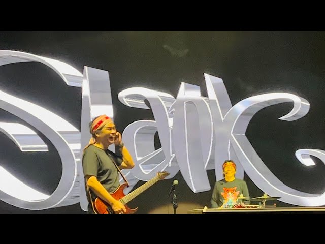 SLANK feat PAY ‘MAAFKAN’ — Konser JOGJAROCKARTA festival 2023 class=