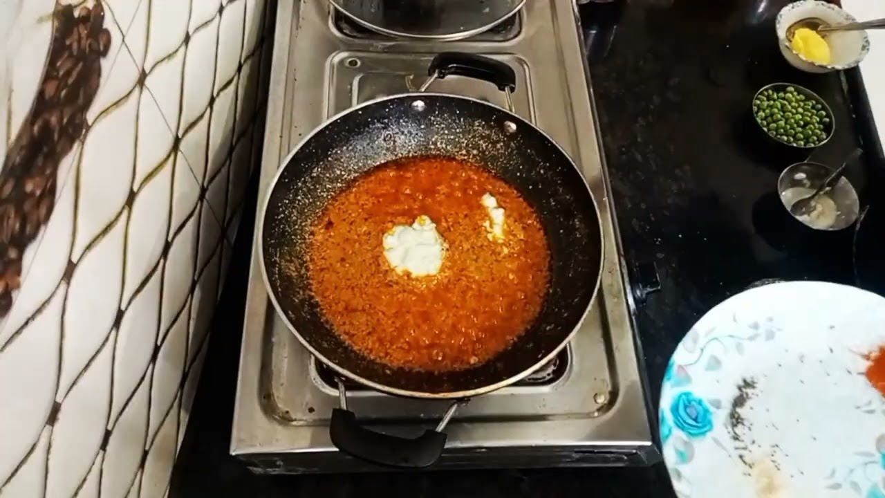 Make restaurant style Mutter pneer at home 