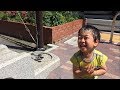 2歳8ヶ月の息子 公園の水飲み場で水遊び♪