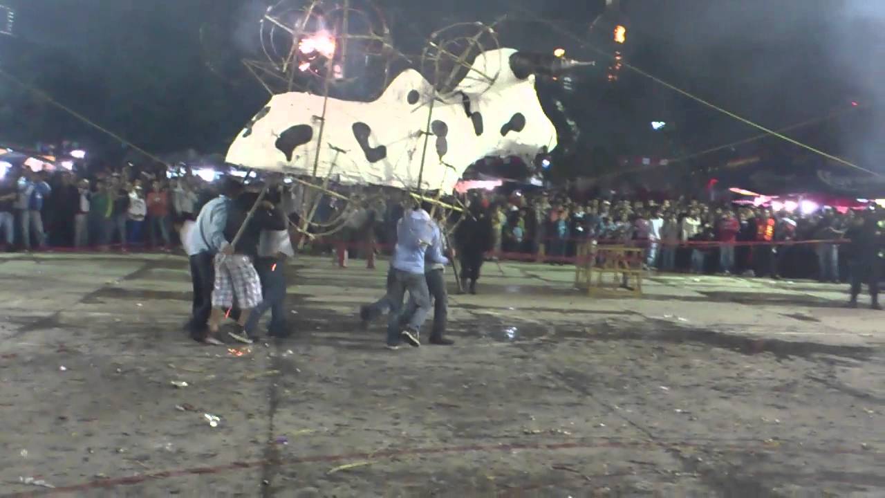 Quema del castillo, San Agustín de las Juntas 2012