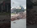 My palm tree exploded?!💥😲🌴                                   🎥: Randy Bragdon via Viralhog