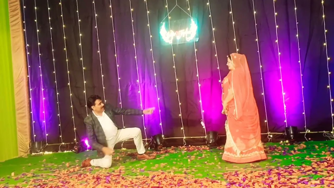 Sharabi - Mujhe Naulakha Manga De Re..Dancing Along Most popular Bollywood Movie Song REKHA RAKESH