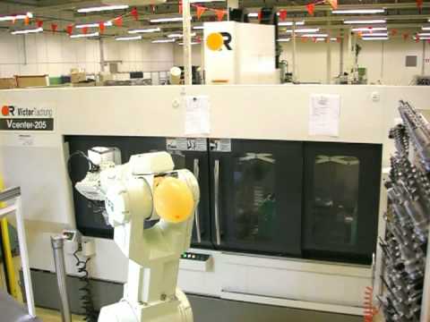RFA Kawasaki Robotloader with RFA-Vision loading a Victor Vcenter 205 Machining centre