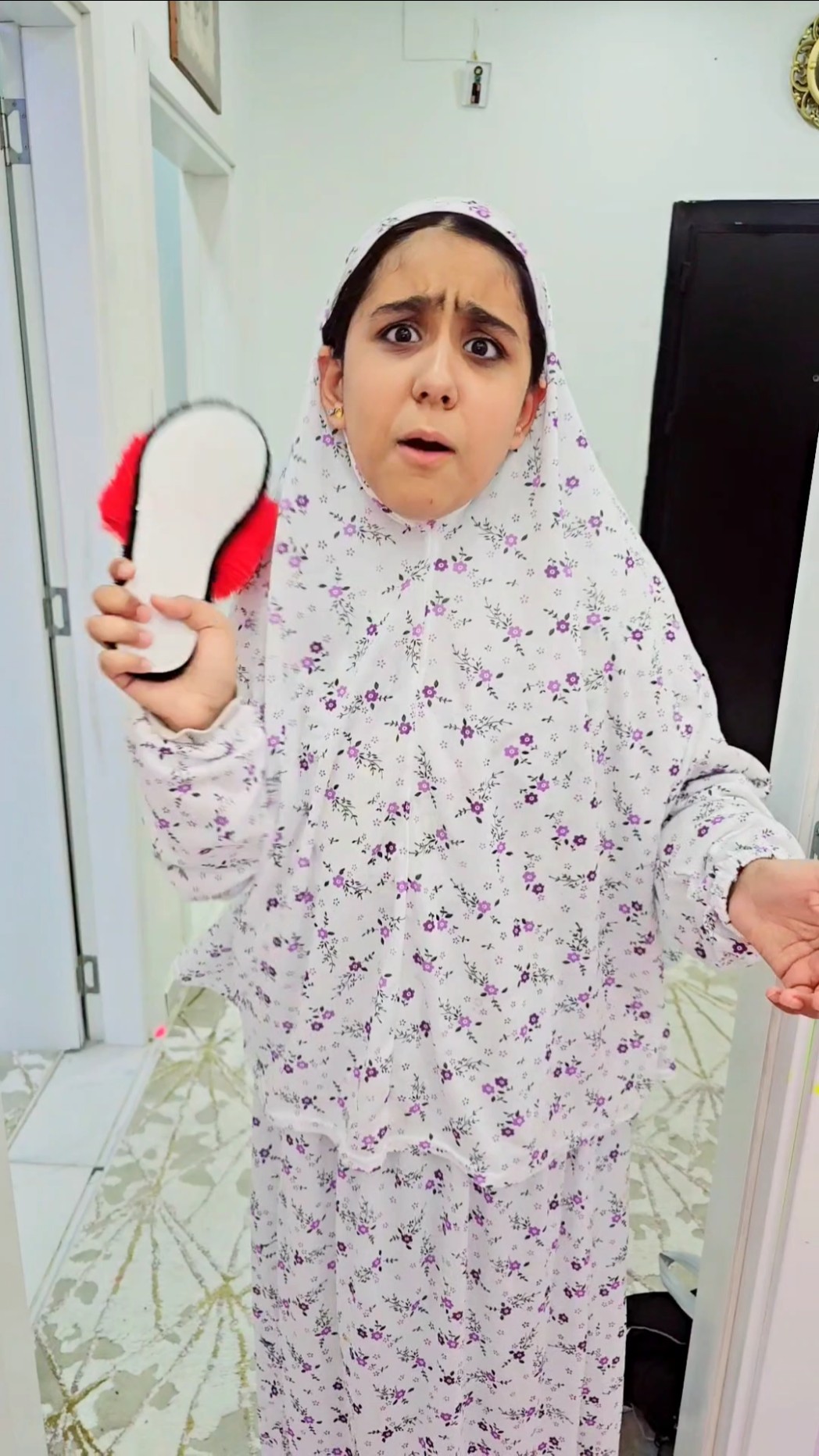 هيلين عصبت ع هيفي وليليان?