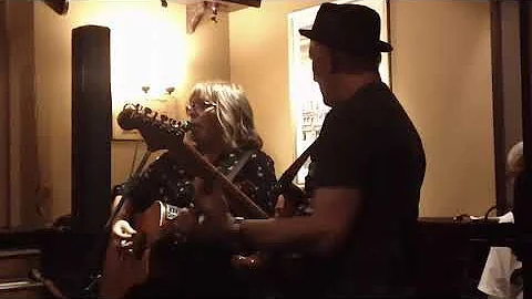 Christies Pub Sunday Night Jam Session - Joanne Ar...