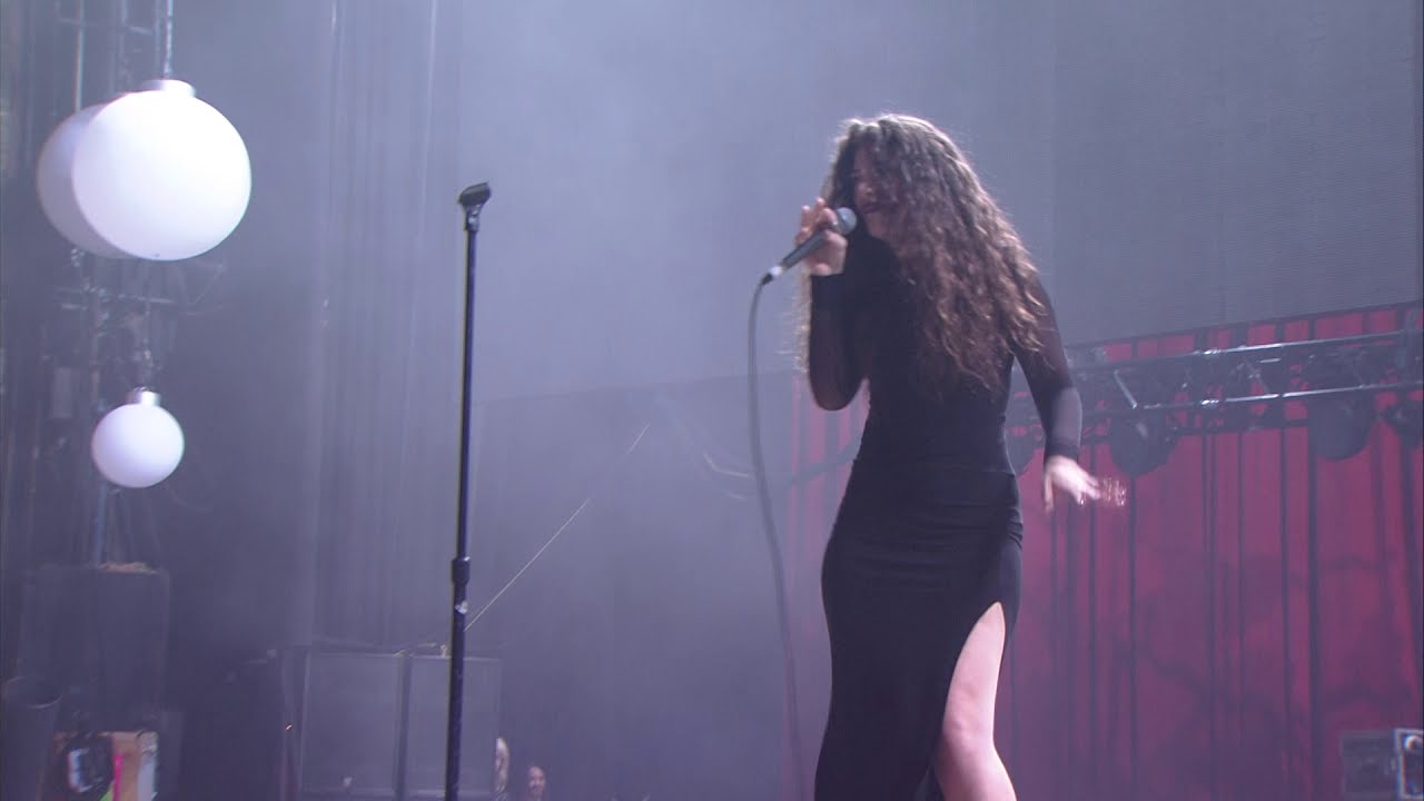 Lorde covering Kanye West's 