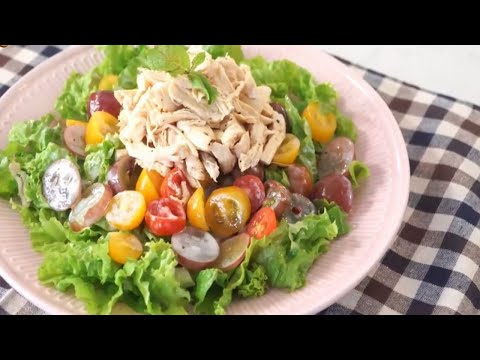 Video: Salad Obzhorka ngon với thịt gà và dưa chua