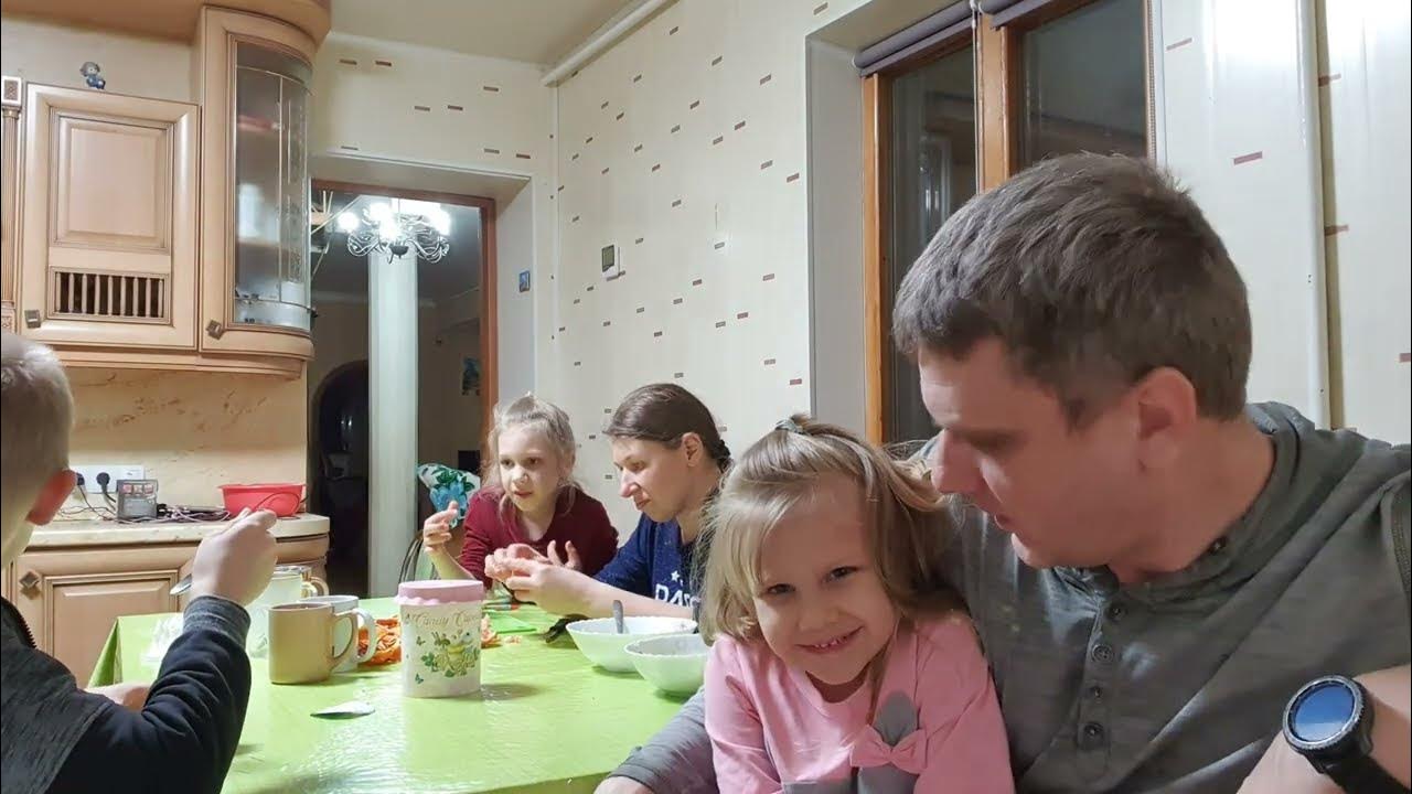 7-я колесниковы. блоггер семья колесниковых. семья колесниковы на ютубе последний выпуск. колесниковы семья. колесниковы многодетная семья.