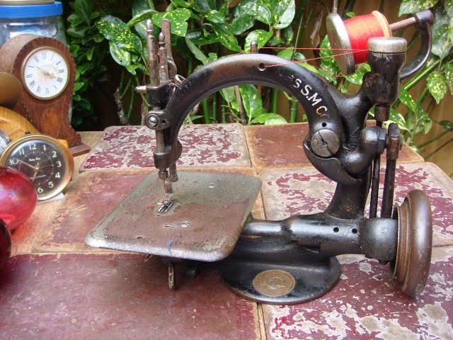 Old Vintage Antique Sewing Machine Wilcox Willcox & Gibbs For