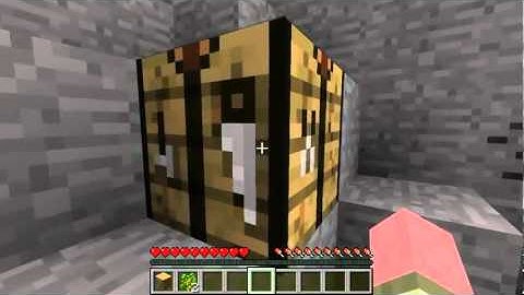 Minecraft Tutorials   E01 How to Survive your First Night (UPDATED!)