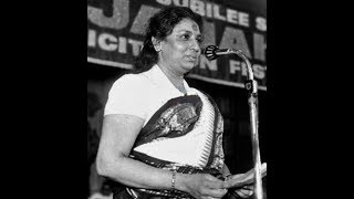 S Janaki (Live 1985) - Thaliritta Kinakkal - Kerala State Awards
