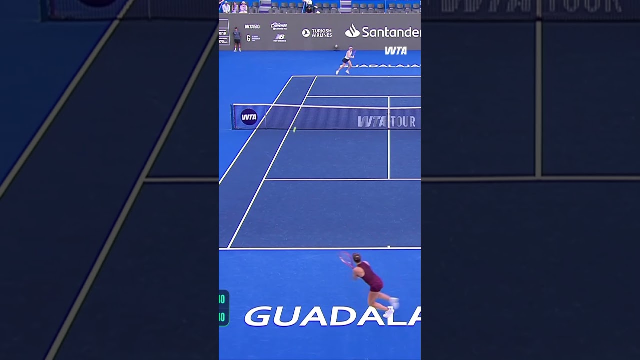 WON'T BACK DOWN 💪 Cristina Bucsa fights hard against Jovic in Guadalajara. #GDLOpen