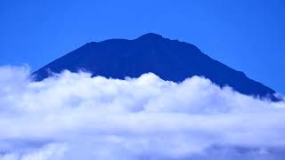 昨日の自宅２階から撮影した富士山の４Kタイムラプス動画。2025.10.6  Mt. Fuji taken4K from the second floor of my house yesterday.