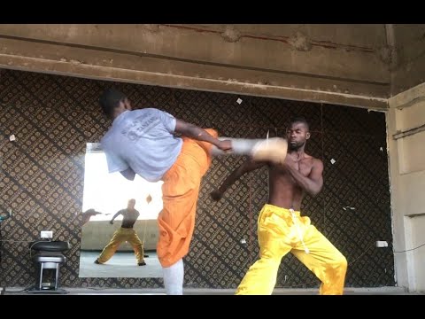 Video: Njia 3 za kucheza Ufunguo wa D kwenye Gitaa