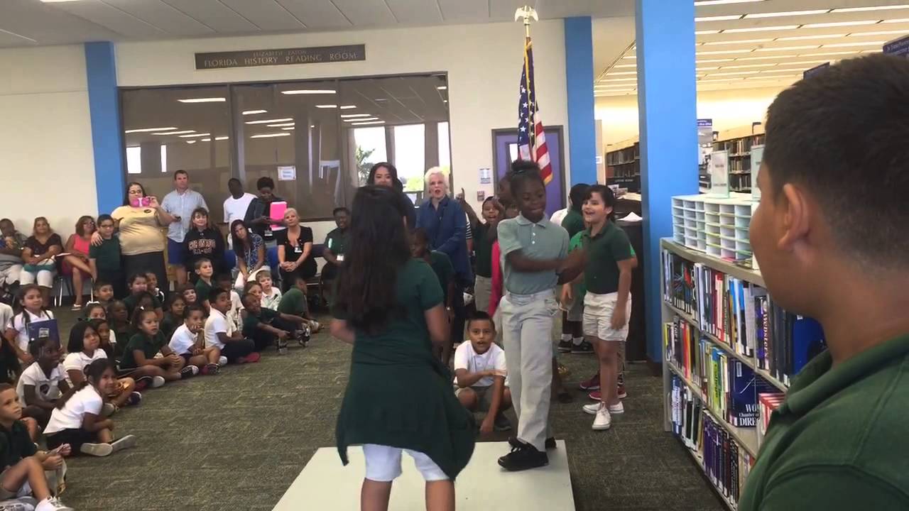 Rogers Garden Elementary Students Combine Baseball Books Youtube